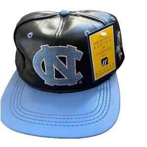 New Vintage 90s RARE North Carolina UNC Tarheels Leather SnapBack Hat